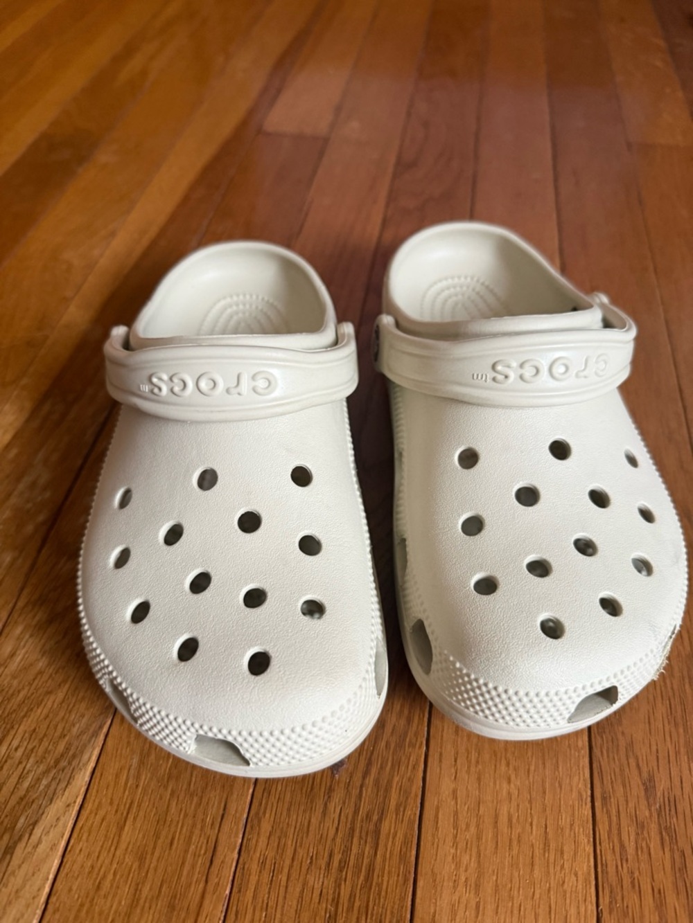 Crocs - Frappe - J6 (women’s 8.5)